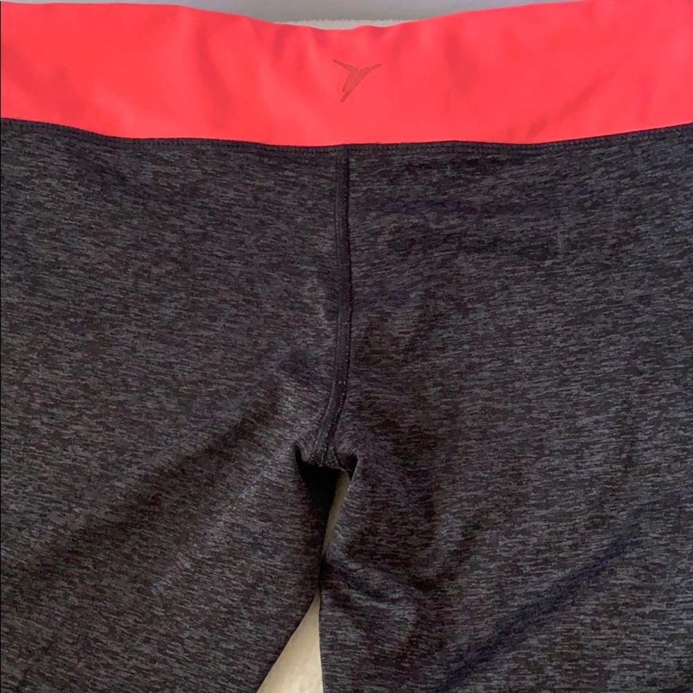 Girls Capri Workout Leggings - Picture 6 of 9